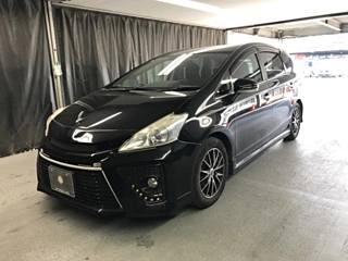 TOYOTA PRIUS ALPHA 2012