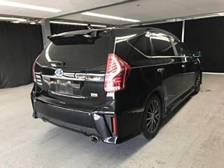TOYOTA PRIUS ALPHA 2012