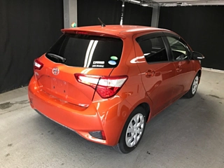 TOYOTA VITZ 2017