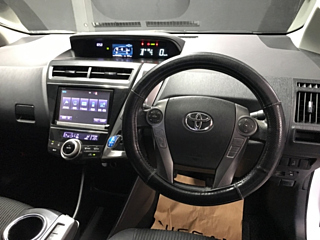 TOYOTA PRIUS ALPHA 2016