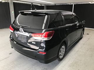 TOYOTA WISH 2010