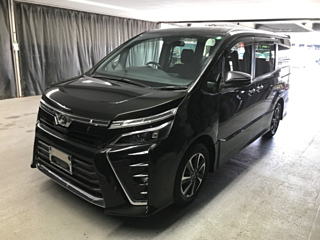 TOYOTA VOXY 2017