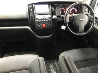NISSAN SERENA 2009