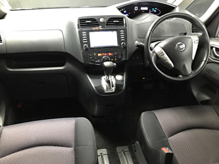 NISSAN SERENA 2010