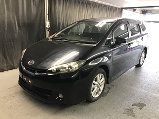 TOYOTA WISH 2010