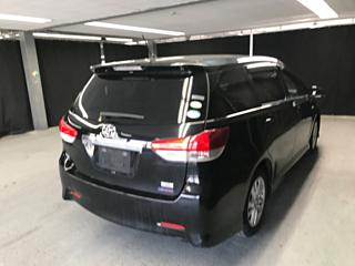 TOYOTA WISH 2010