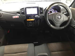 NISSAN ROOX 2010