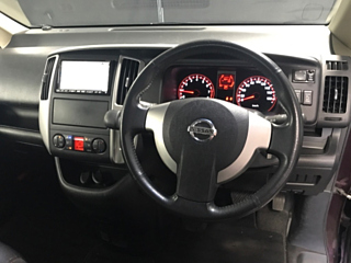 NISSAN SERENA 2009