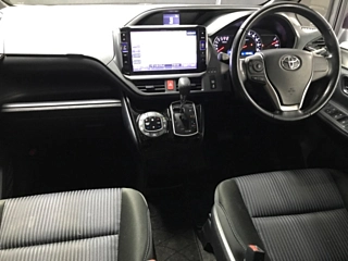 TOYOTA VOXY 2017