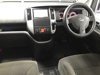 NISSAN SERENA 2010
