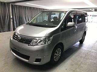 NISSAN SERENA 2010