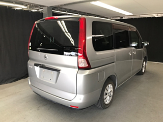 NISSAN SERENA 2010