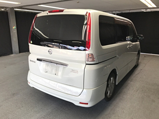 NISSAN SERENA 2010