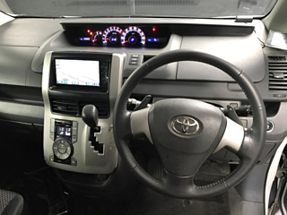 TOYOTA NOAH 2008