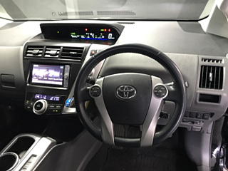 TOYOTA PRIUS ALPHA 2012
