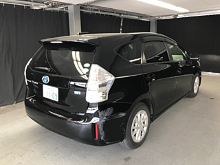 TOYOTA PRIUS ALPHA 2012