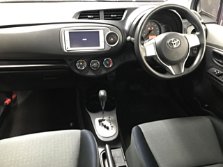 TOYOTA VITZ 2012