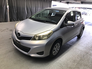TOYOTA VITZ 2012