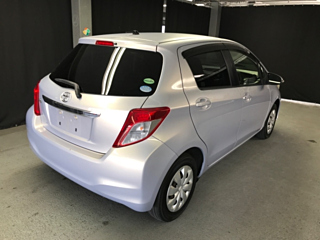 TOYOTA VITZ 2012
