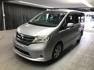 NISSAN SERENA 2013