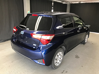 TOYOTA VITZ 2019