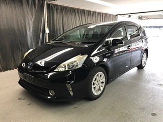 TOYOTA PRIUS ALPHA 2011