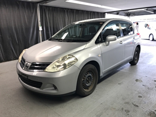 NISSAN TIIDA 2011