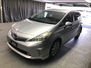 TOYOTA PRIUS ALPHA 2013