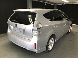 TOYOTA PRIUS ALPHA 2013