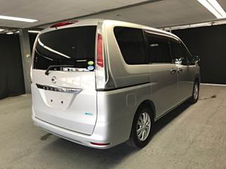NISSAN SERENA 2011