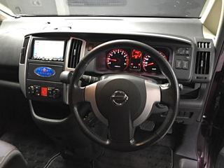 NISSAN SERENA 2009