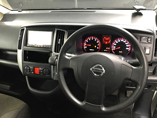 NISSAN SERENA 2010