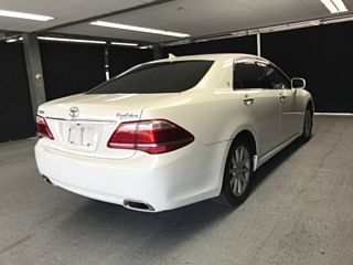 TOYOTA CROWN 2010