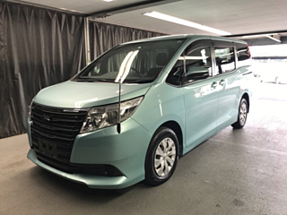 TOYOTA NOAH 2014
