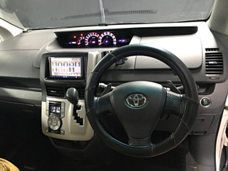 TOYOTA NOAH 2008