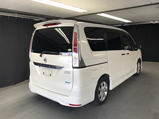 NISSAN SERENA 2011