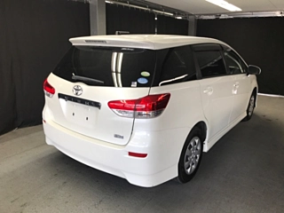 TOYOTA WISH 2010