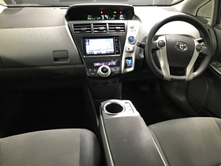 TOYOTA PRIUS ALPHA 2014
