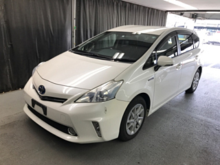 TOYOTA PRIUS ALPHA 2014