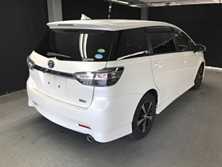 TOYOTA WISH 2013