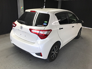 TOYOTA VITZ 2018