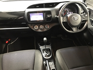 TOYOTA VITZ 2018