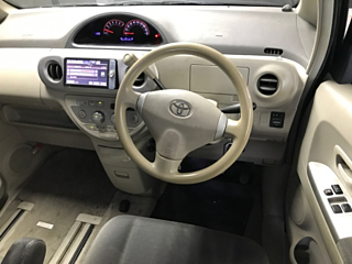 TOYOTA PORTE 2011
