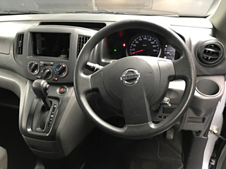 NISSAN NV200 2020