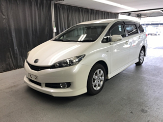 TOYOTA WISH 2011