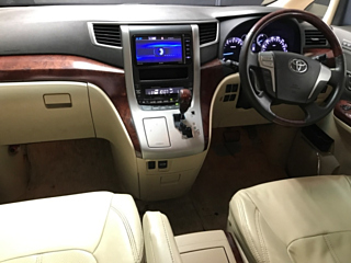 TOYOTA ALPHARD 2011
