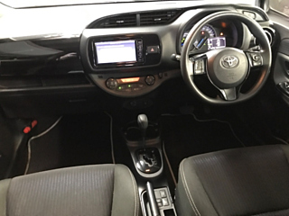 TOYOTA VITZ 2018