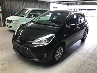 TOYOTA VITZ 2018