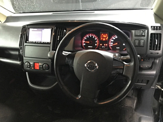 NISSAN SERENA 2010