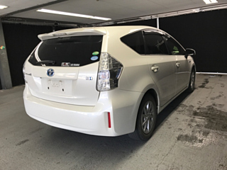 TOYOTA PRIUS ALPHA 2013